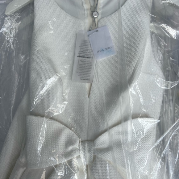 Jesus Peiro 2020 – 110 Sample Gown - Picture 4 of 7